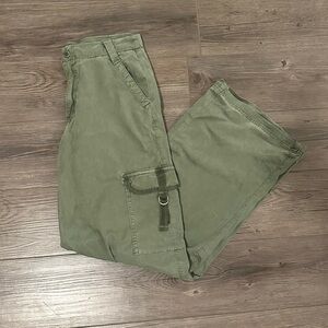 NWOT - Baggy Wide Leg Cargo Pant (American Eagle)